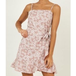 Showpo Daily Buzz Dress in Blush Floral Size 4 (S)